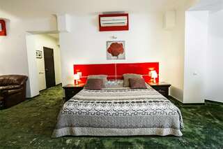 Гостиница Петровский Пассаж Воронеж ДЕЛЮКС С ОДНОЙ КРОВАТЬЮ-4