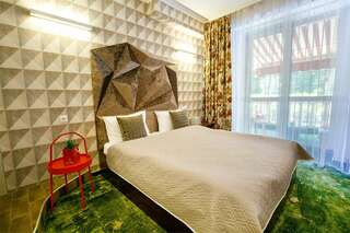 Гостиница Петровский Пассаж Воронеж ДЕЛЮКС С ОДНОЙ КРОВАТЬЮ (С БАЛКОНОМ)-12