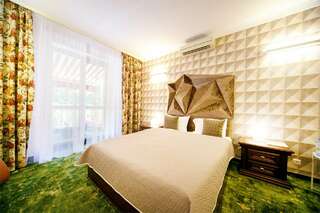 Гостиница Петровский Пассаж Воронеж ДЕЛЮКС С ОДНОЙ КРОВАТЬЮ (С БАЛКОНОМ)-5